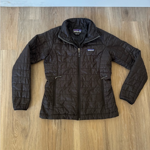 Patagonia Women's Black Puffer Jacket - Picture 4 of 10